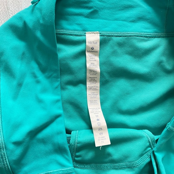 Lululemon Speed Up Shorts - Picture 4 of 4